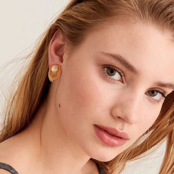 Boucle d'oreille fleur Tendre Perle – Image 2