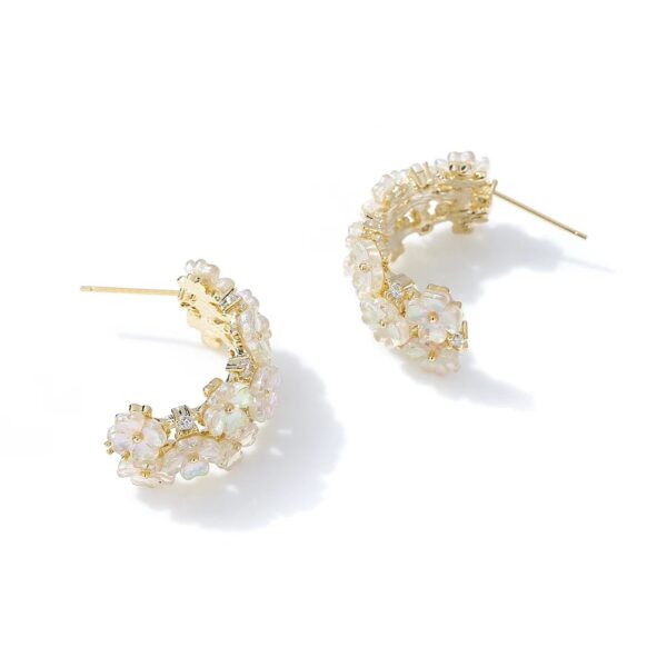 Boucle d'oreille fleur Blanche – Image 2