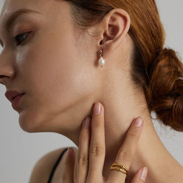 Boucle d'oreille fleur Perle d'Eau Douce – Image 5