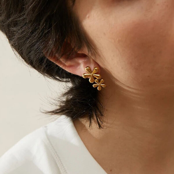 Boucle d'oreille fleur Duo – Image 3