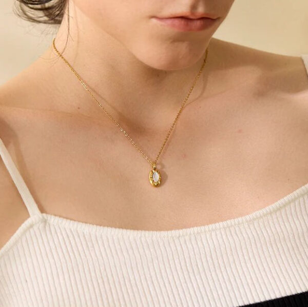 Collier fleur Douca – Image 4