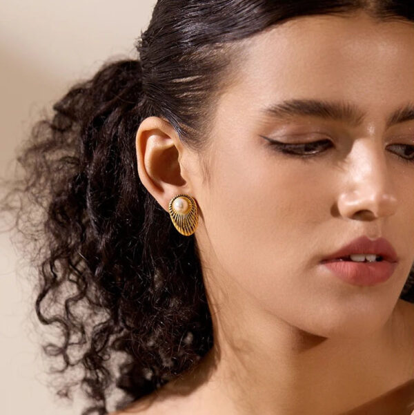 Boucle d'oreille fleur Tendre Perle – Image 4