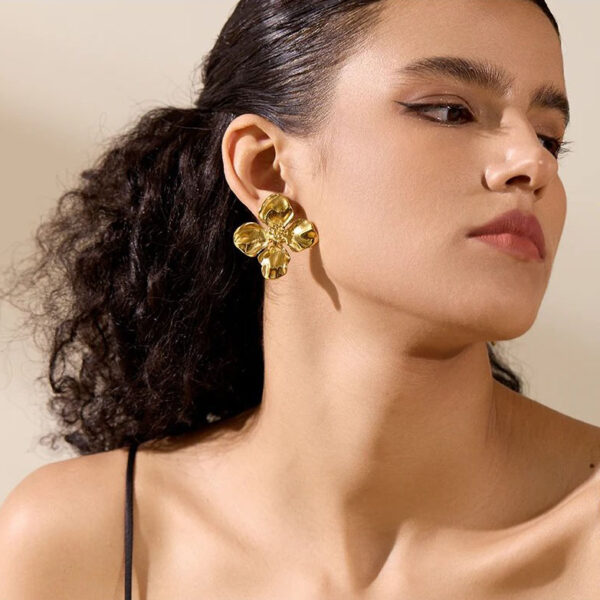 Boucle d'oreille fleur Pétillante – Image 5