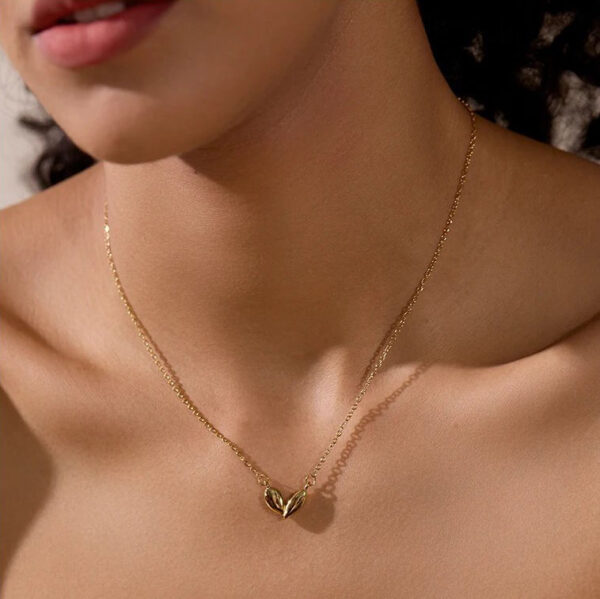 Collier fleur Pétales Dorées – Image 3