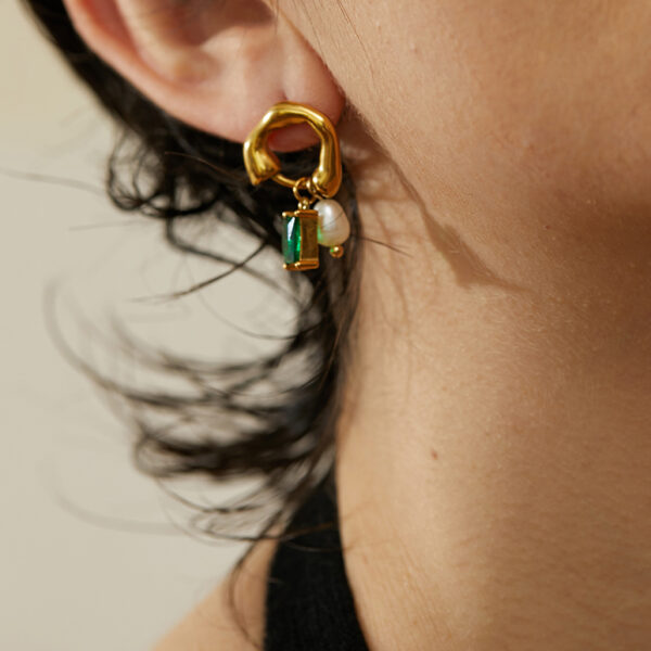 Boucle d'oreille fleur Perle de Saison – Image 4