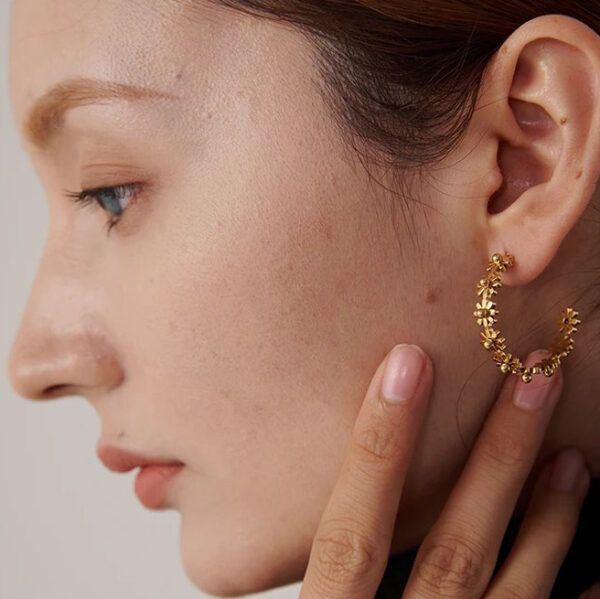 Boucle d'oreille fleur Marguerite – Image 3